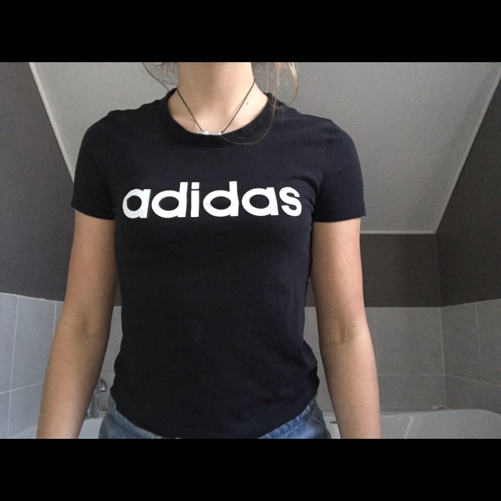 Black Addis’s sort sleeve shirt